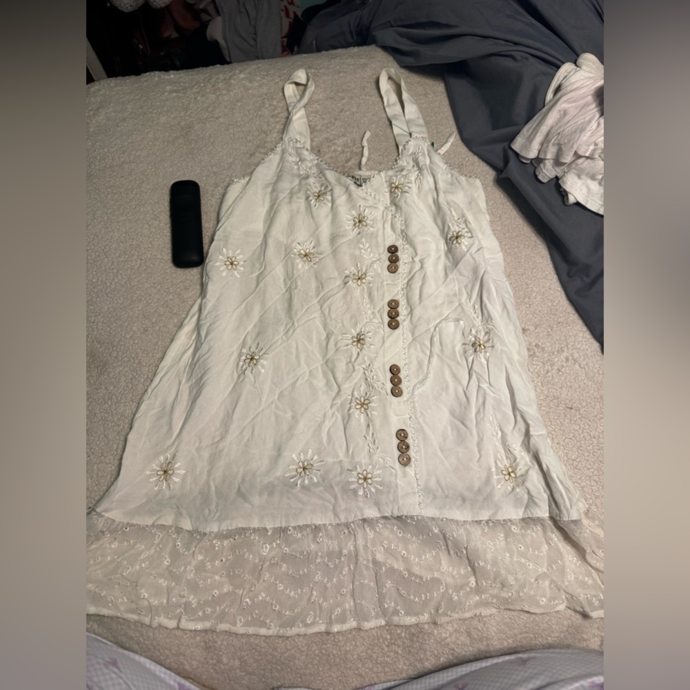 Raya Sun White Floral Embroidered Dress